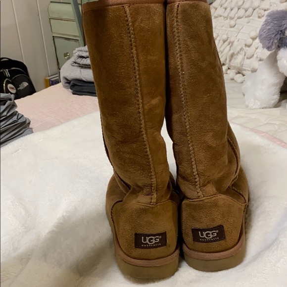 Ugg Boots - Picture 2 of 4